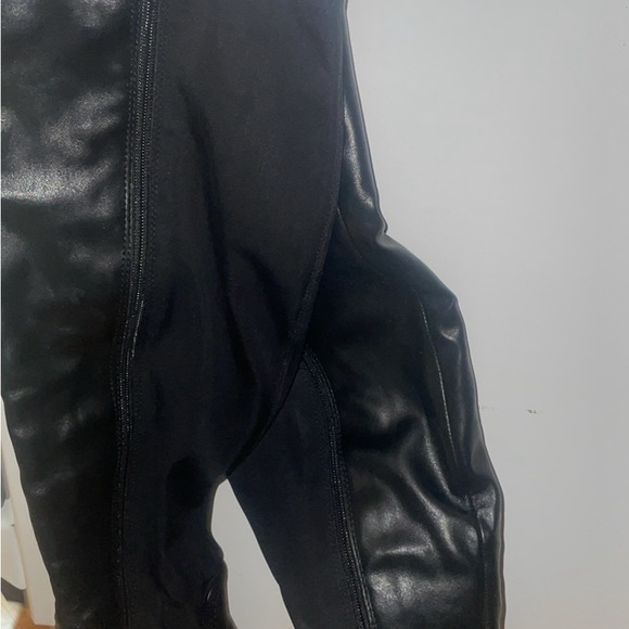 Stretchy leather knee high boots - Picture 3 of 5